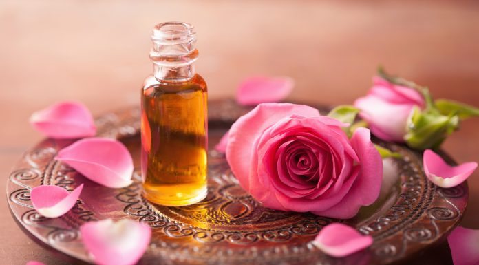 Luxury Facial Oils with Natural Ingredients - Rose Oil