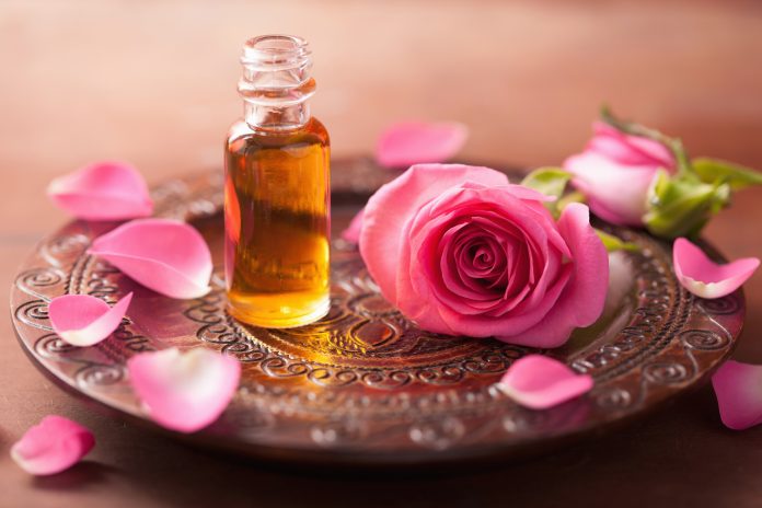 Luxury Facial Oils with Natural Ingredients - Rose Oil